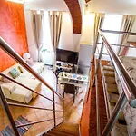 Apartment Old Square 3 *