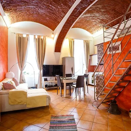 Apartment Old Square 3 *