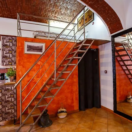 アパート Old Square 3 ティミショアラ