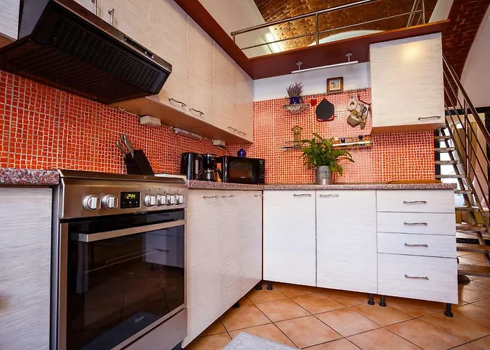 Old Square 3 ティミショアラ