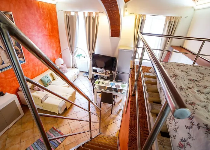 Apartment Old Square 3 *