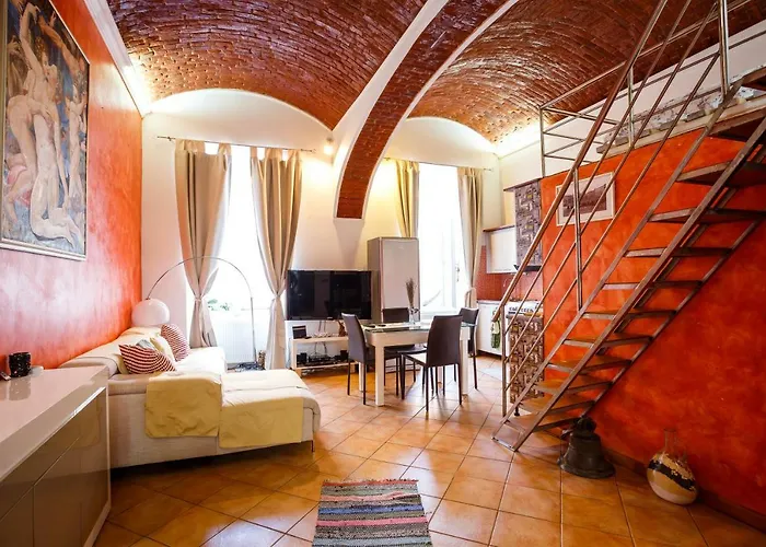 Apartamento Old Square 3 *